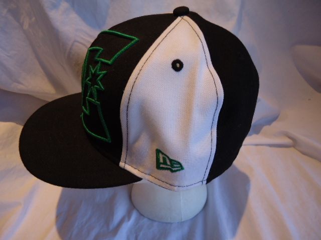 DC Shoes NEW Era 7 3/8 Blk white & GREEN HAT  