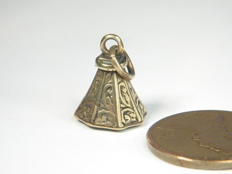 TINY ANTIQUE ENGLISH GOLD BLOODSTONE SEAL FOB CHARM WRL c1860  