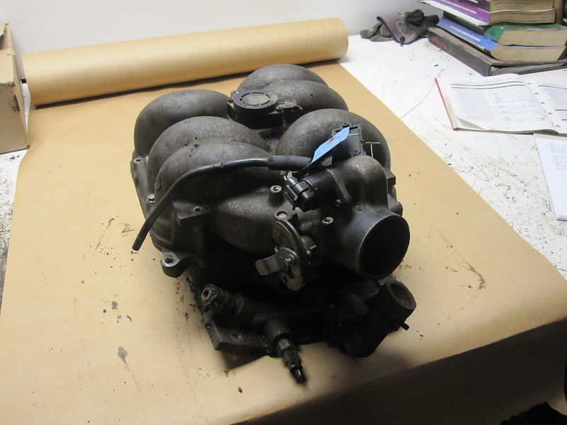 93 95 CHEVY 4.3 TRUCK INTAKE MANIFOLD  