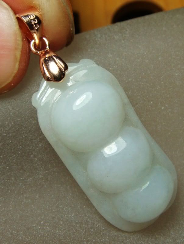 SILVER A JADEITE JADE BEAN POD PODDED PENDANT NECKLACE  