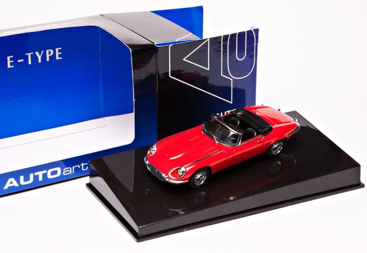 Autoart 1/43 Jaguar E Type Roadster V12 Series III red MIB  