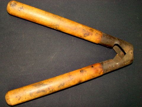 BARNES LIVESTOCK DEHORNING (DISBUDDING) TOOL (ANTIQUE)  