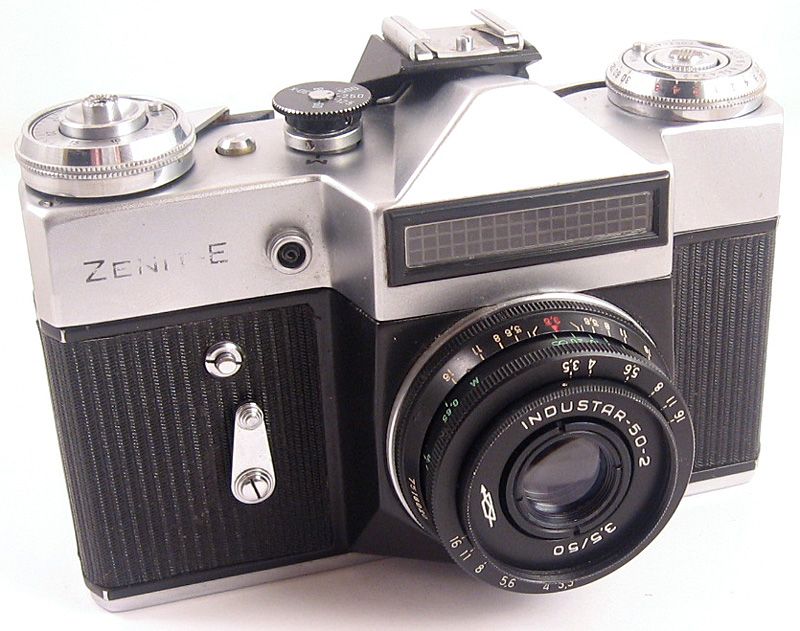 ZENIT E Reliable Russian SLR Camera Industar 50 2 Lens EXC  