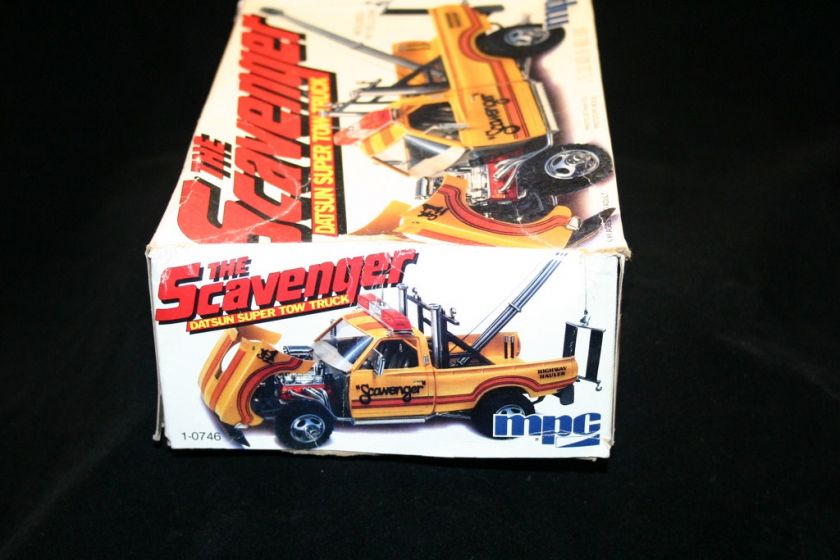   The Scavenger Datsun Super Tow Truck 1/25 Scale Model Kit   Complete