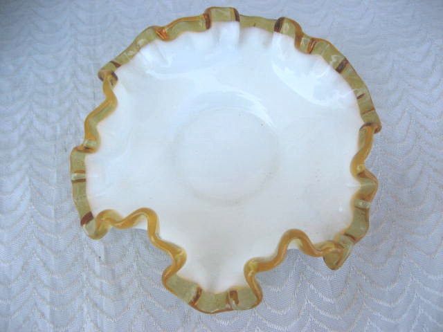 Fantastic Fenton Gold Crest Ruffled Candy Dish  