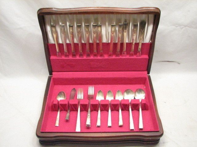 VINTAGE Wm.A ROGERS ONEIDA ARTISTIC SILVER PLATE FLATWARE 50 PC SET W 