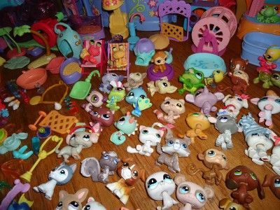 VERY HUGE LOT of LITTLEST PET SHOP 131 ANIMALS, 4 HOUSES & LOTS of 