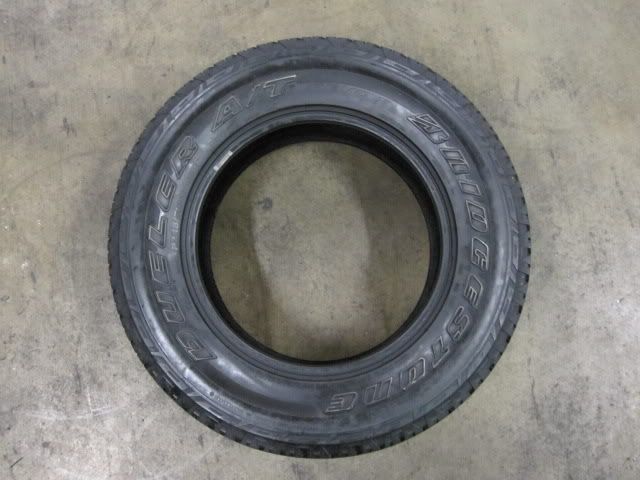 BRIDGESTONE DUELER A/T 245/70/17 TIRE (W0688) 5 6/32  