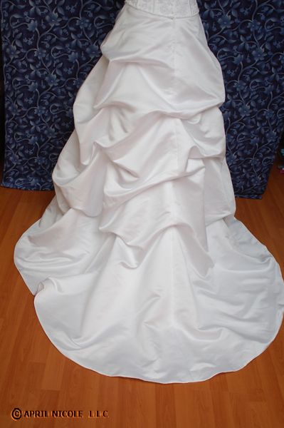 Davids Bridal T8946R White Satin w/ Lace, Skirt Pick ups Wedding 