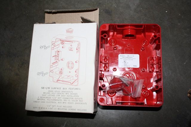 SB I/O RED FIRE ALARM INDOOR OUTDOOR SURFACE MOUNT BACK BOX NIB 