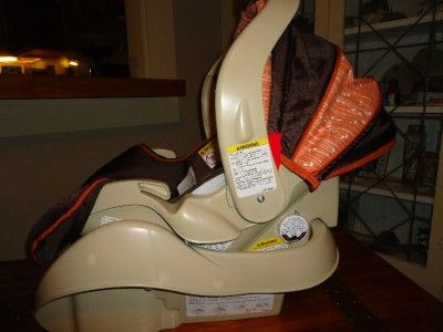  Carseat Graco Zafari Design Giraffe I do have the matching stroller 