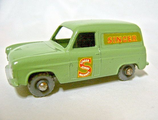 Matchbox RW No.59A Singer Van light green GPW RA  