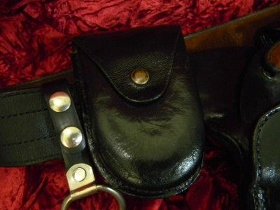   Vintage Leather Revolver Ammo Holster Handcuff Pouch 38 32 25  