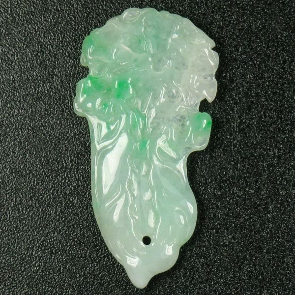 Cabbage Carving Green Pendant 100% Grade A Untreated Natural Jade 