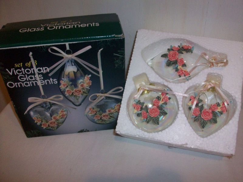 Vtg. Victorian style Irrisdecent Glass Ornament Roses  