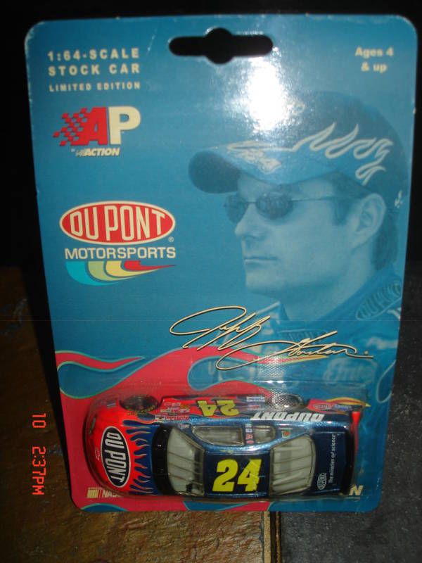 JEFF GORDON #24 2003 Action 164 Scale Nascar w/ Auto  