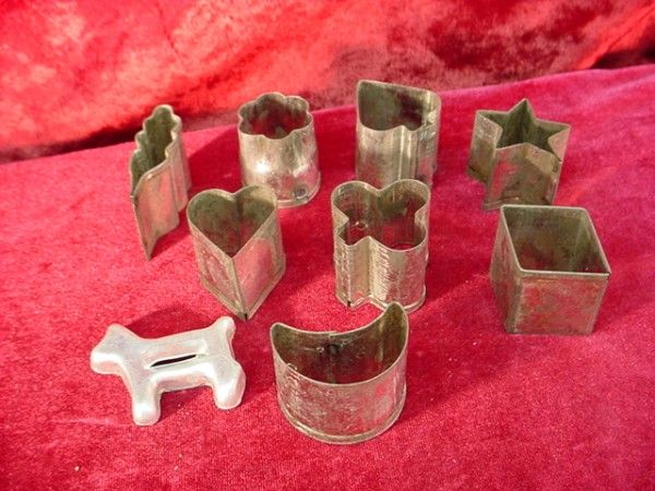 Vintage 1930s 9 Lot Set MINIATURE TIN COOKIE CUTTERS  