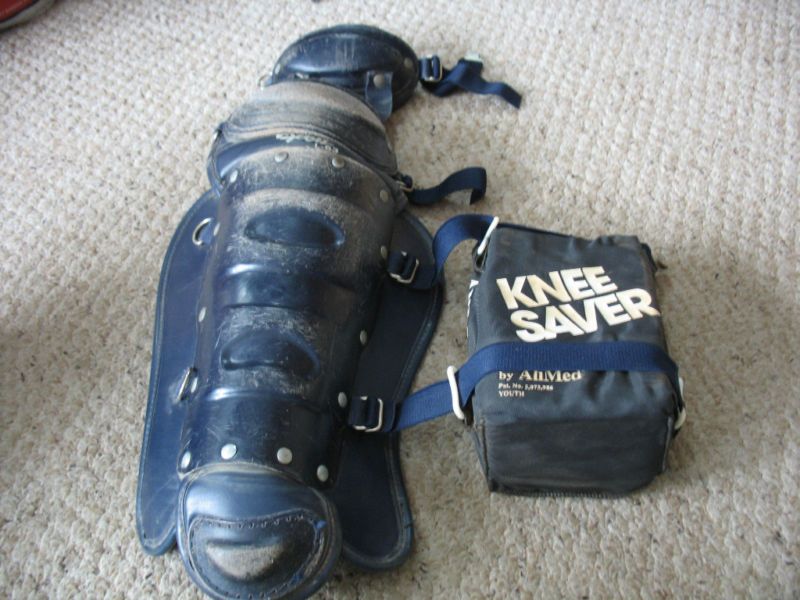 SPORT L53 ALI MED KNEE SAVER, CATCHERS KNEE PROTECT.  